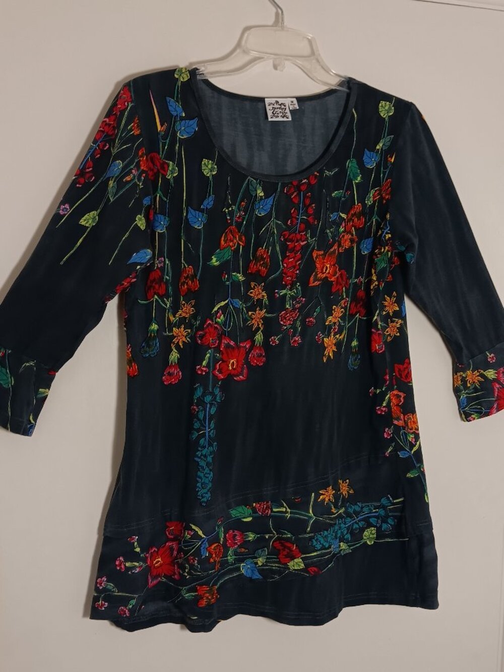 Parsley & sage womens M floral tunic top 3/4 sleeve boho art to wear black